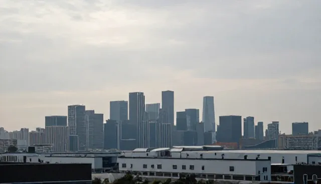 企业官网建设中服务器托管选型与维护建议